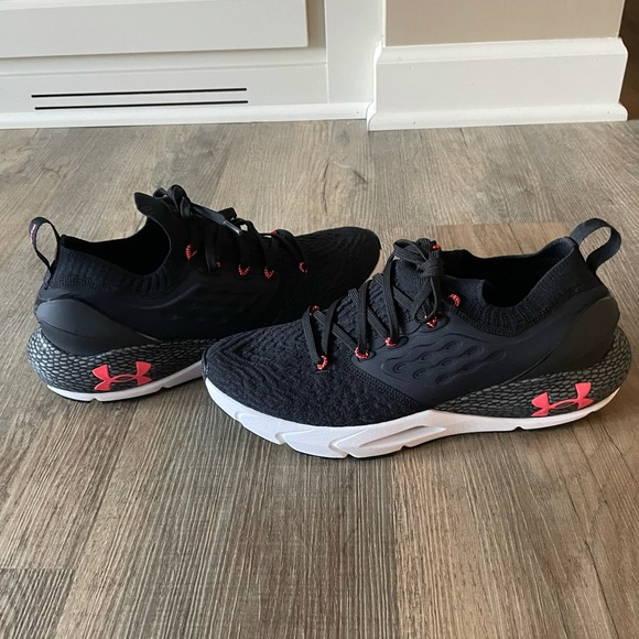 New in box UA HOVR Phantom 2 running shoes - Picture 2 of 14